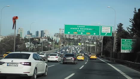 tráfico en las carreteras de estambul