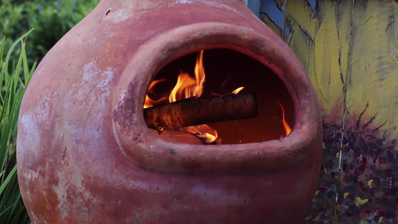 돌 불 구덩이를 닫습니다