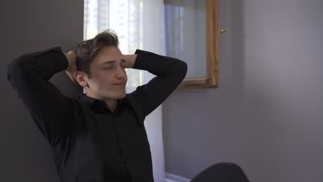 un adolescente deprimido está experimentando problemas psicológicos.
