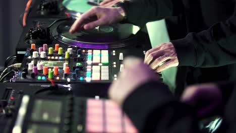djs mixing music