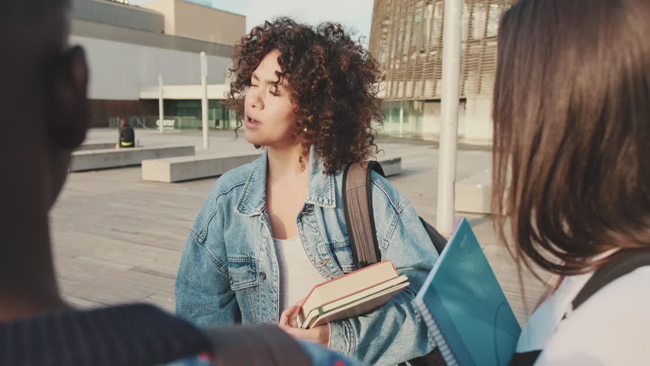 Studiegruppe på campus