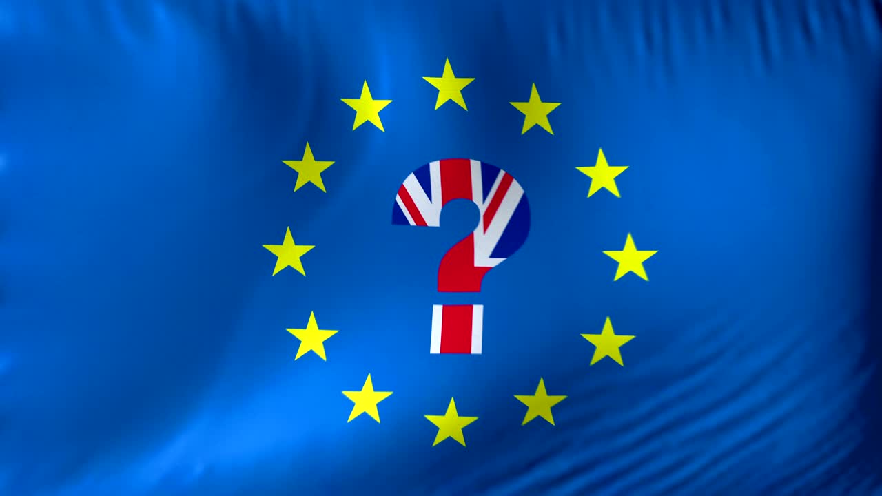 концепция брексита. беспрепятственный цикл 4к полный реалистичный флаг, размахивающий на фоне.