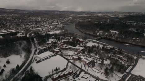 Winterlandschaft---Schneebedeckter-Lennoxville-Borough-In-Der-Nähe-Des-Massawippi-sees-In-Der-Stadt-Sherbrooke,-Quebec,-Kanada