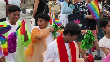 desfile del orgullo lgbtq en tailandia
