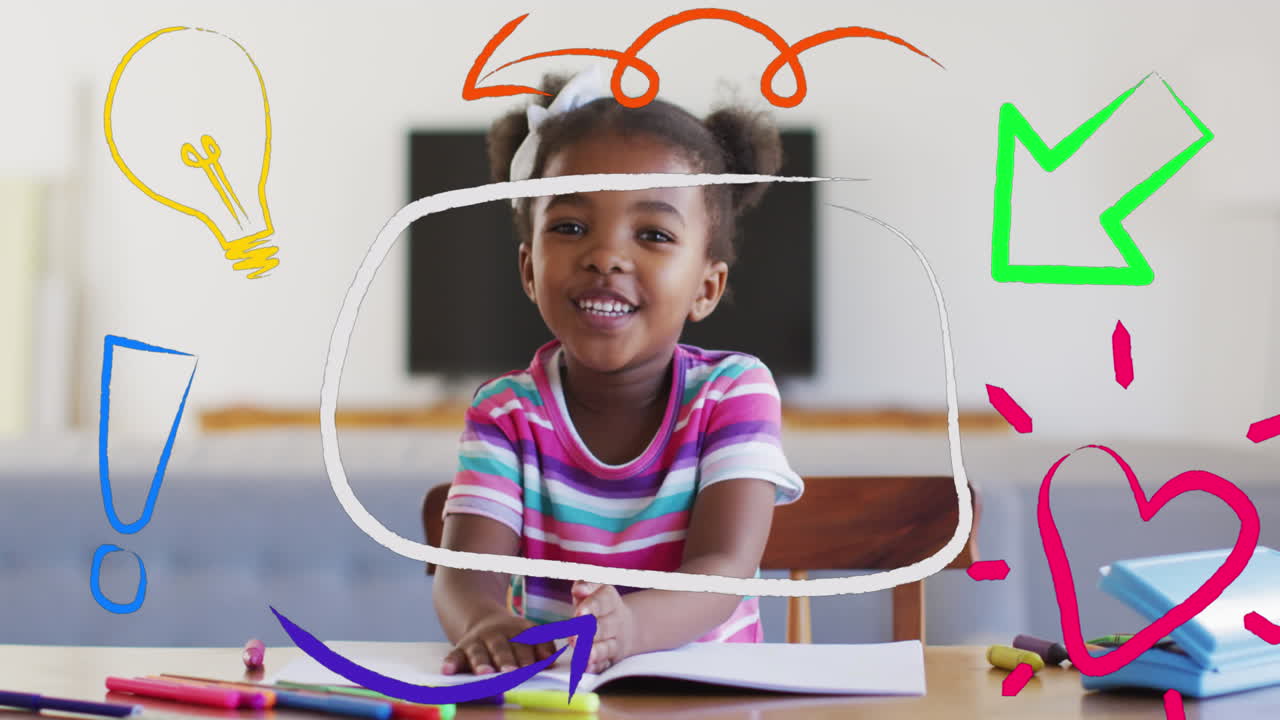 Animação de ícones de itens escolares sobre menina afro-americana feliz na sala de aula