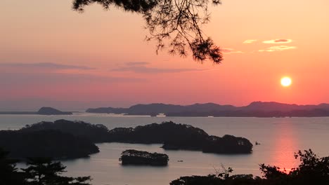 浜辺の日の出