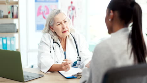 Médico,-Paciente-Y-Escritura-En-Atención-Sanitaria