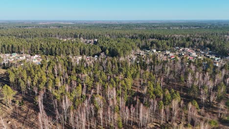 Vista-Aérea-De-La-Ciudad-Saulkrasti-Y-Zvejniekciems,-Letonia