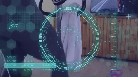 animación del procesamiento de datos sobre una mujer caucásica haciendo ejercicio, usando una bicicleta estacionaria