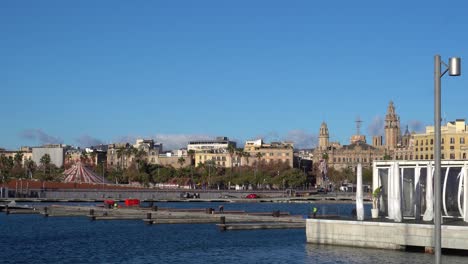 Puerto-Vacío-En-Un-Día-Soleado-En-Barcelona