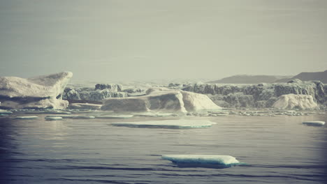 Iceberg-in-the-Southern-coast-of-Greenland