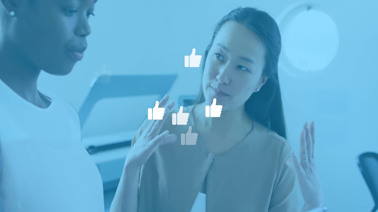 사무실에서 다양한 여성 동료들에 대한 '좋아요'의 애니메이션