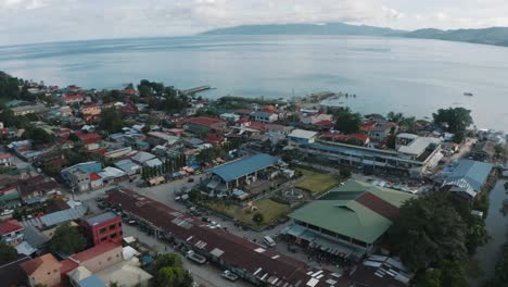 Impresionantes-Vistas-Al-Mar-Desde-La-Ciudad-Costera-De-Filipinas-En-Un-Típico-Día-De-Verano