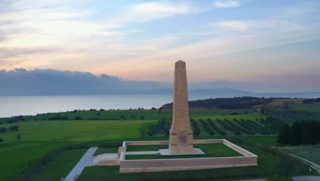 Vista-Aérea-Del-Monumento-Británico-Cabo-Helles-En-La-Península-De-Gallipoli