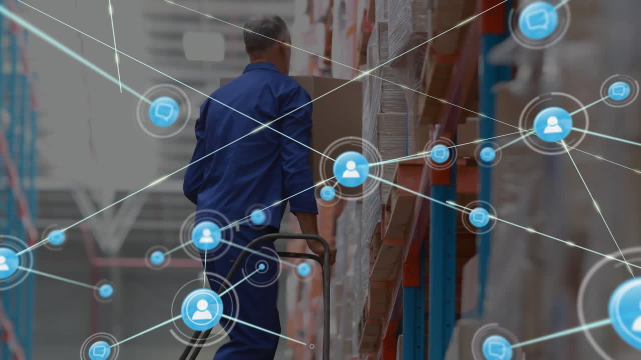 animación de la red de conexiones con iconos sobre el hombre que trabaja en el almacén