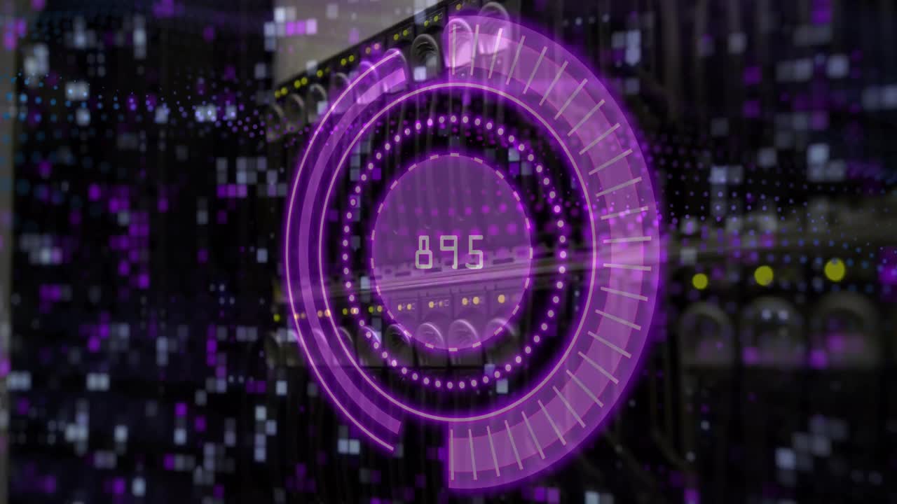 animación del escaneo del alcance con procesamiento de datos y columnas móviles sobre la sala del servidor