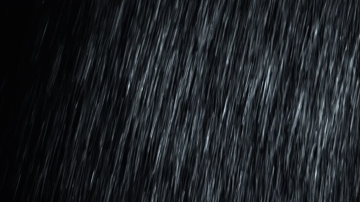 Fuerte tormenta diagonal en bucle en metraje de alta velocidad 4K