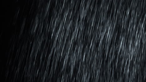 Loopable-heavy-diagonal-rainstorm-in-4K-high-speed-footage