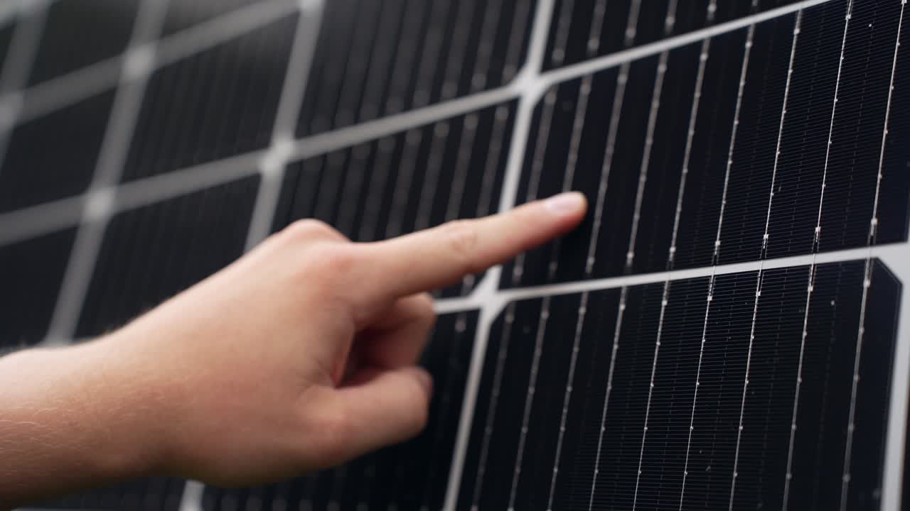 태양 전지 패널 그리드 패널의 품질 검사 확인