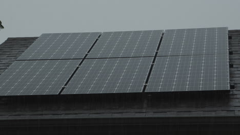 Solar-Panels-During-Rain-and-Clouds