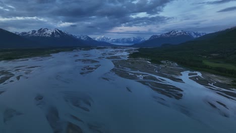 Paisaje-Escénico-De-La-Escorrentía-Del-Glaciar-En-Matanuska,-Alaska