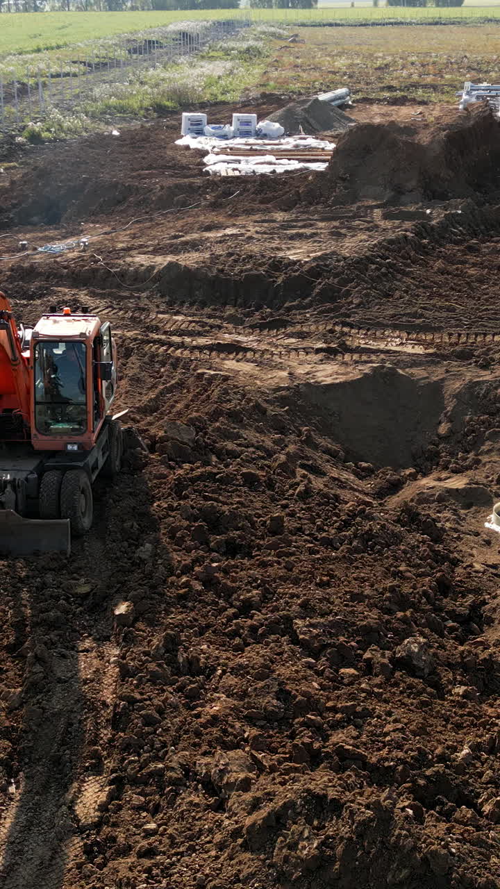 excavadora en un sitio de construcción