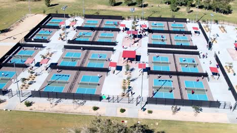 con vistas al torneo de pickleball en las vegas, competición de deporte popular, órbita aérea