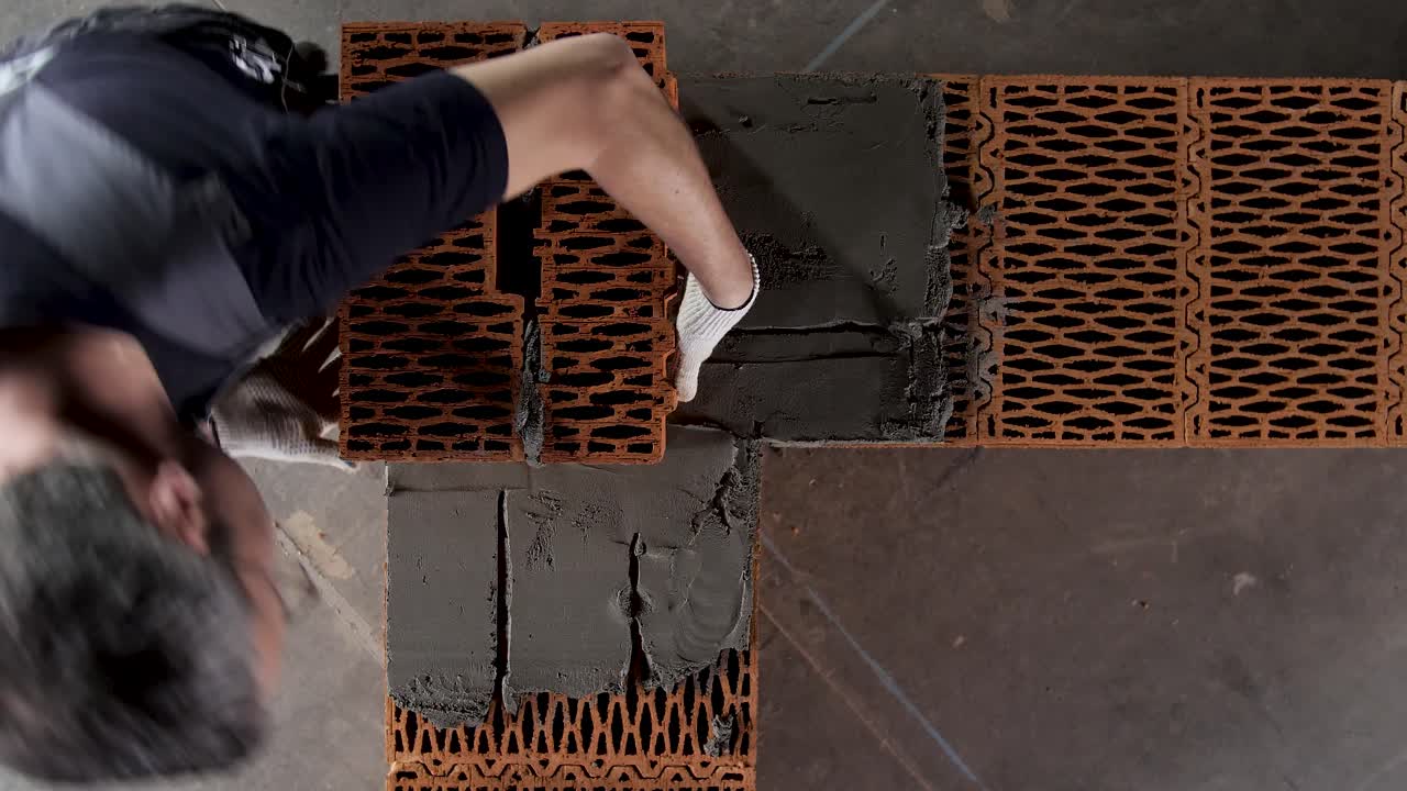 proceso de construcción de ladrillos