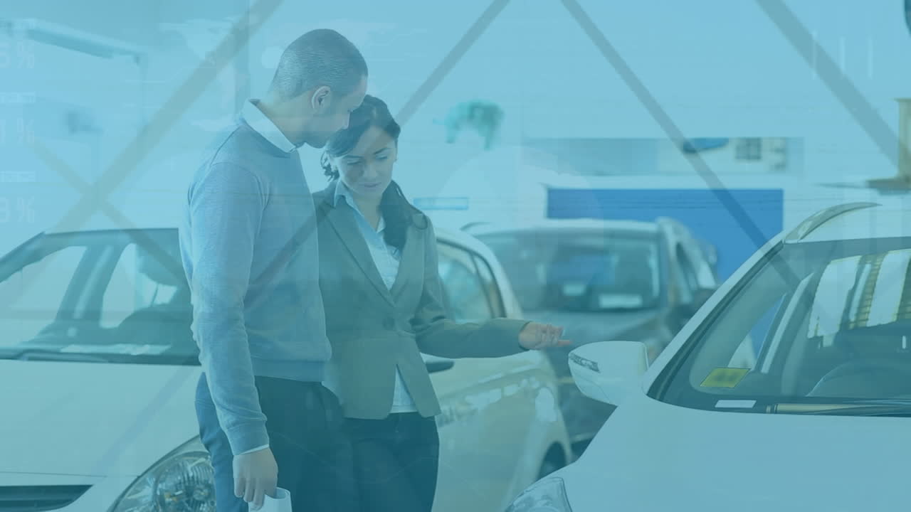 animación de procesamiento de datos sobre hombre caucásico con mujer de negocios en el salón de automóviles.