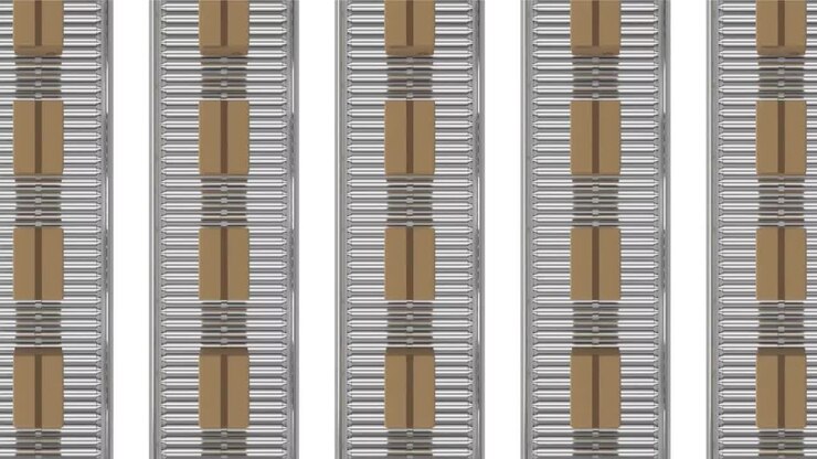 Parcels on conveyor belts