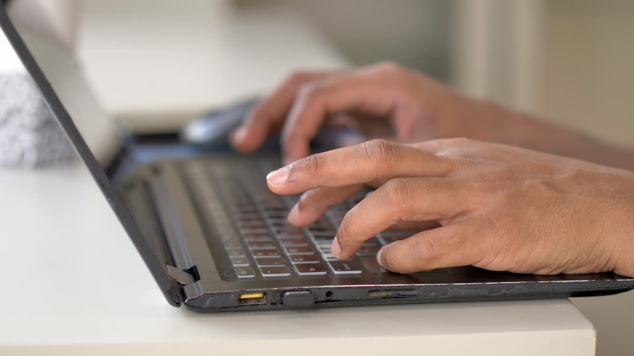 Quick typing hands - online conversations, online interactions