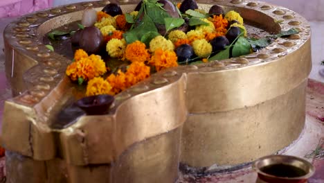 devotee-prying-of-lord-shiva-at-temple-from-flat-angle