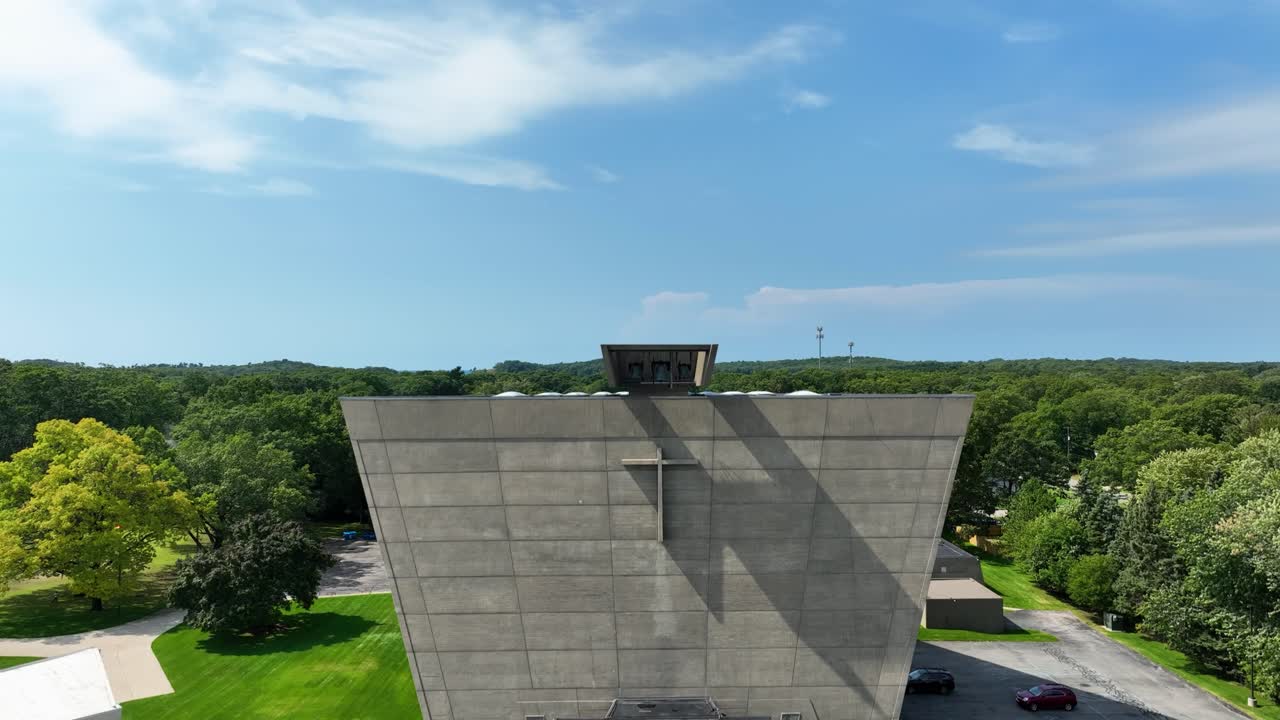 nivel de aumento de la mirada en la parte delantera de la maravilla modernista