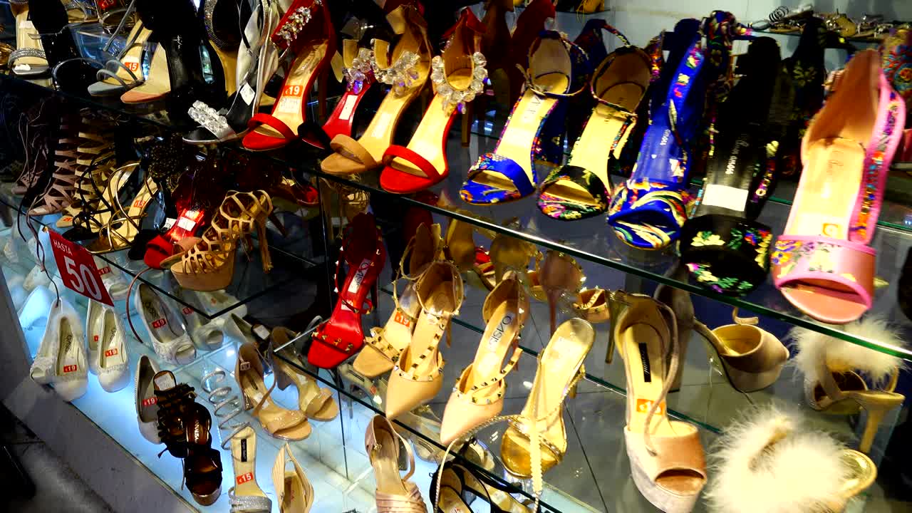 여성 신발의 선택.