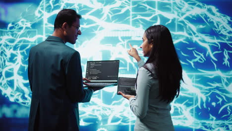 trabajadores que utilizan inteligencia artificial aprendizaje profundo para ver los datos
