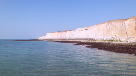 Drone-shot-of-English-channel,-Peacehaven