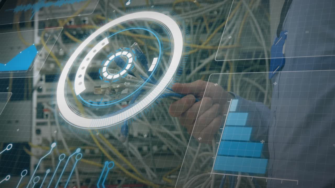 animación de la interfaz digital sobre el trabajador de la sala de servidores caucásico