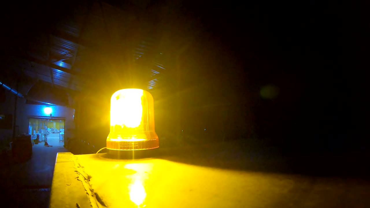 luz de emergencia parpadeante por la noche, fondo de bucle