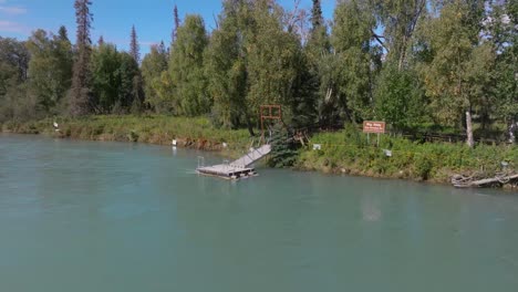 Aerial-footage-of-the-Kenai-River-in-Soldotna,-Alaska