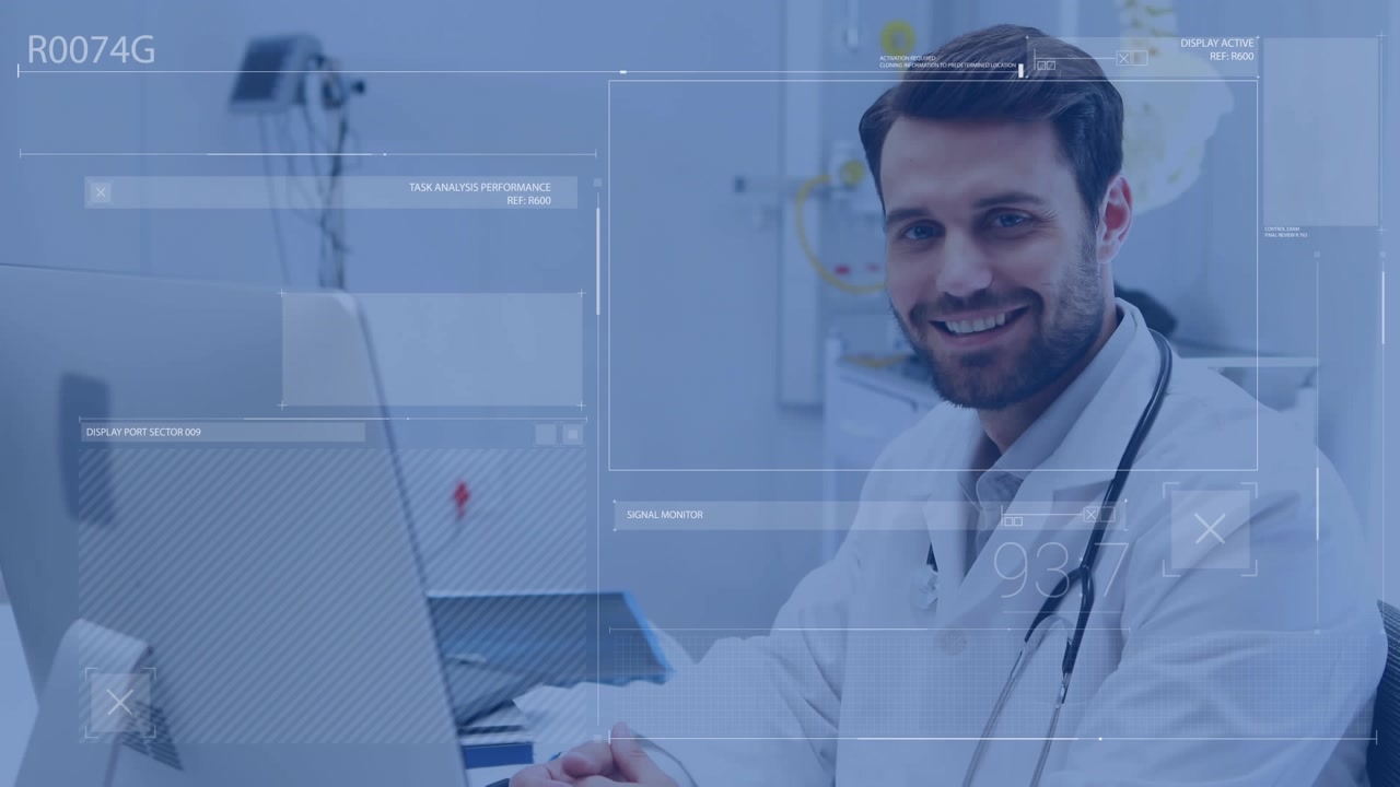 Animazione di uno schermo digitale con numeri e ora sopra un medico sorridente che usa un laptop sulla scrivania