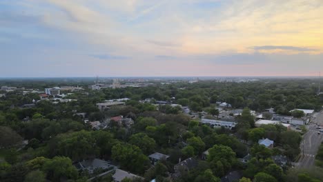 Gainesville-Florida-Centro-Y-Universidad-De-Florida-Amplia-Al-Atardecer