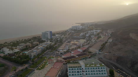 Apartamentos-Y-Hoteles-En-Primera-Linea-De-Playa-En-Fuerteventura,-Islas-Canarias