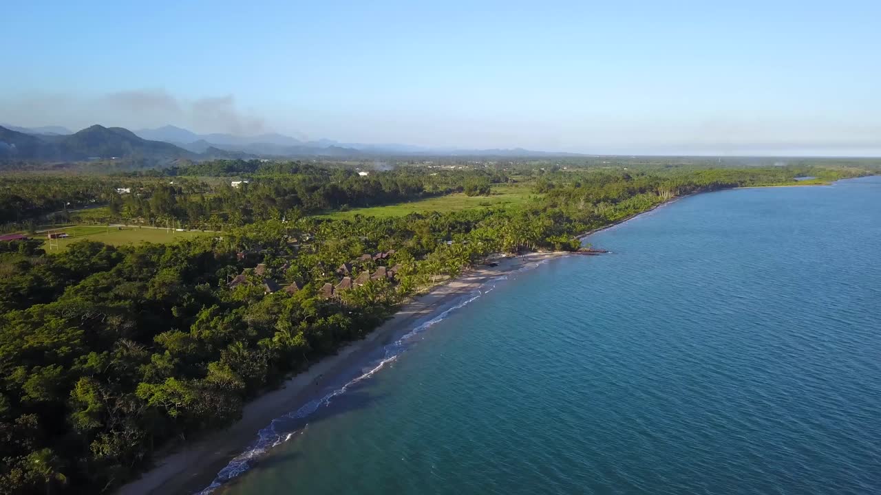 tomas de drones de suva y otras partes de las islas fiji, incluida la capital, las playas, los centros turísticos y la naturaleza, uhd-8