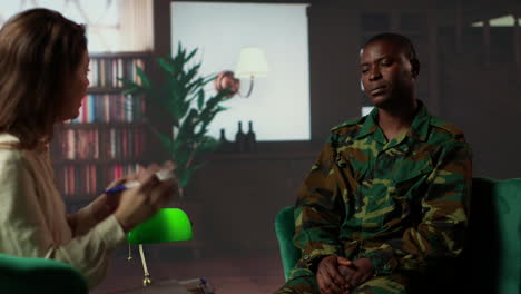 entrevista con el consejero militar