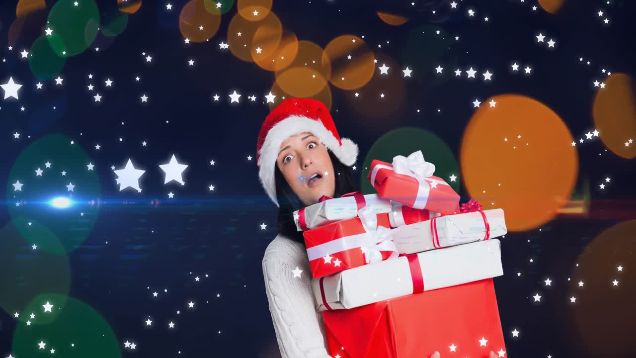 놀란 백인 여성이 산타 모자를 입고 선물을 보관하는 별의 애니메이션