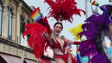 espectáculo de carnaval colorido en tailandia