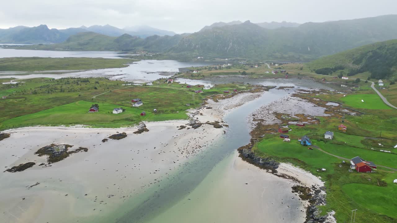 Lofoten Adaları Dramatik Doğa Manzarası ve Eggum Balıkçı Köyü - Havadan 4k
