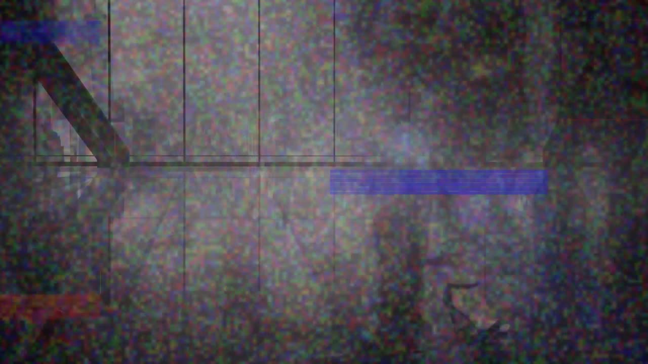 personas caminando rápido con formas coloridas en primer plano