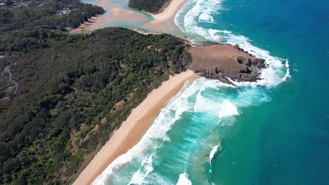 Luftaufnahme-über-Malerische-Meereslandschaft-Und-Grüne-Steilküste-In-New-South-Wales,-Australien-–-Drohnenaufnahme