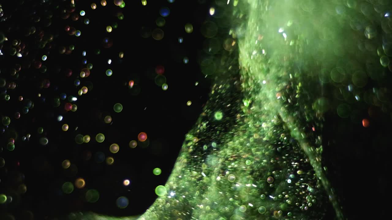 반이는 입자의 아름답게 떨어지는 느린 모션